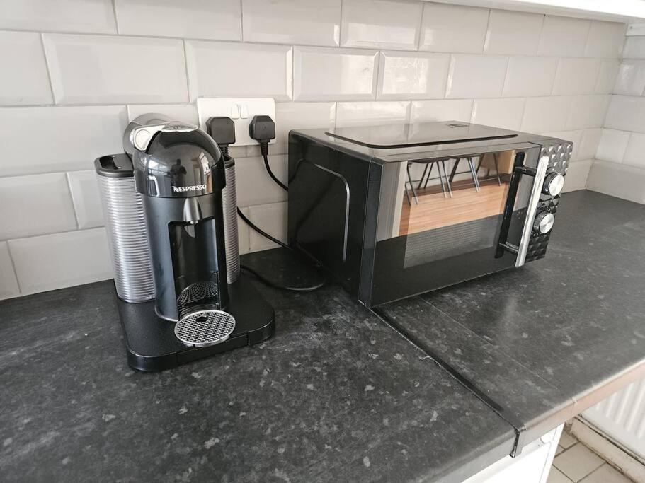 Steps From Kings Cross Station! Appartement Londen