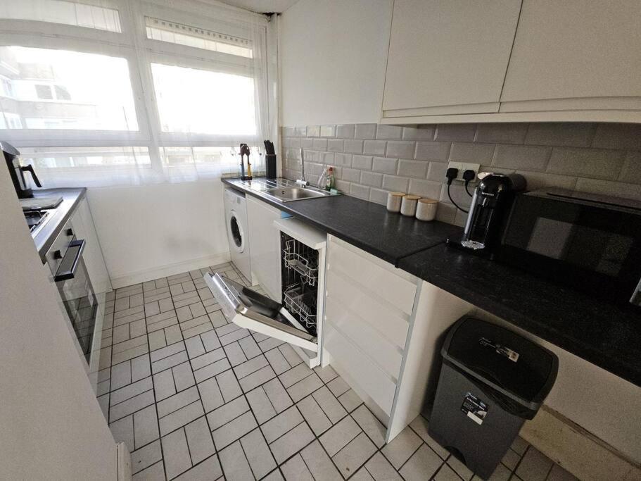 Steps From Kings Cross Station! Londen